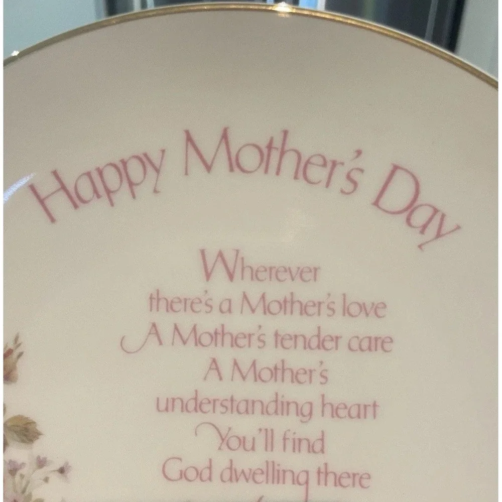 Mother's Day Roses Commemorative Edition 1976 Happy Mother's Day Porcelain Plate